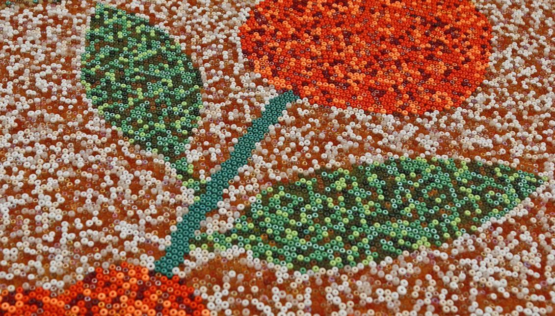Sample of beadwork. Source EFE.