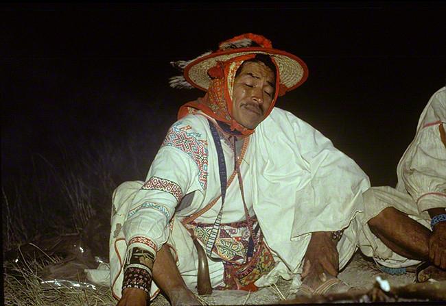  José Benítez Sánchez in Wirikuta 1977 ~ Photo ©Juan Negrín