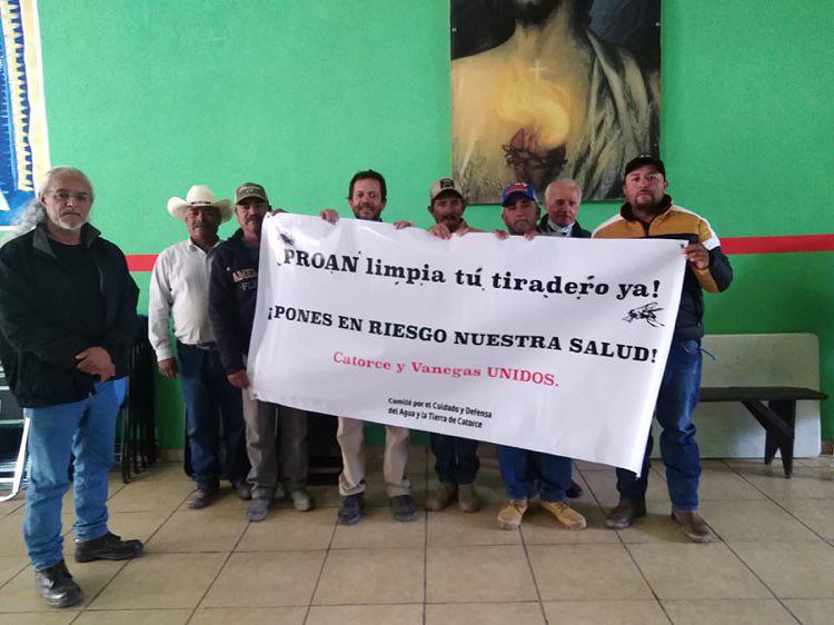 Small farmers from Catorce and Vanegas with el Padre Gerardo Canas, from the Parish of Cedral, San Luís Potosí. Photograph ©Nadia Morales