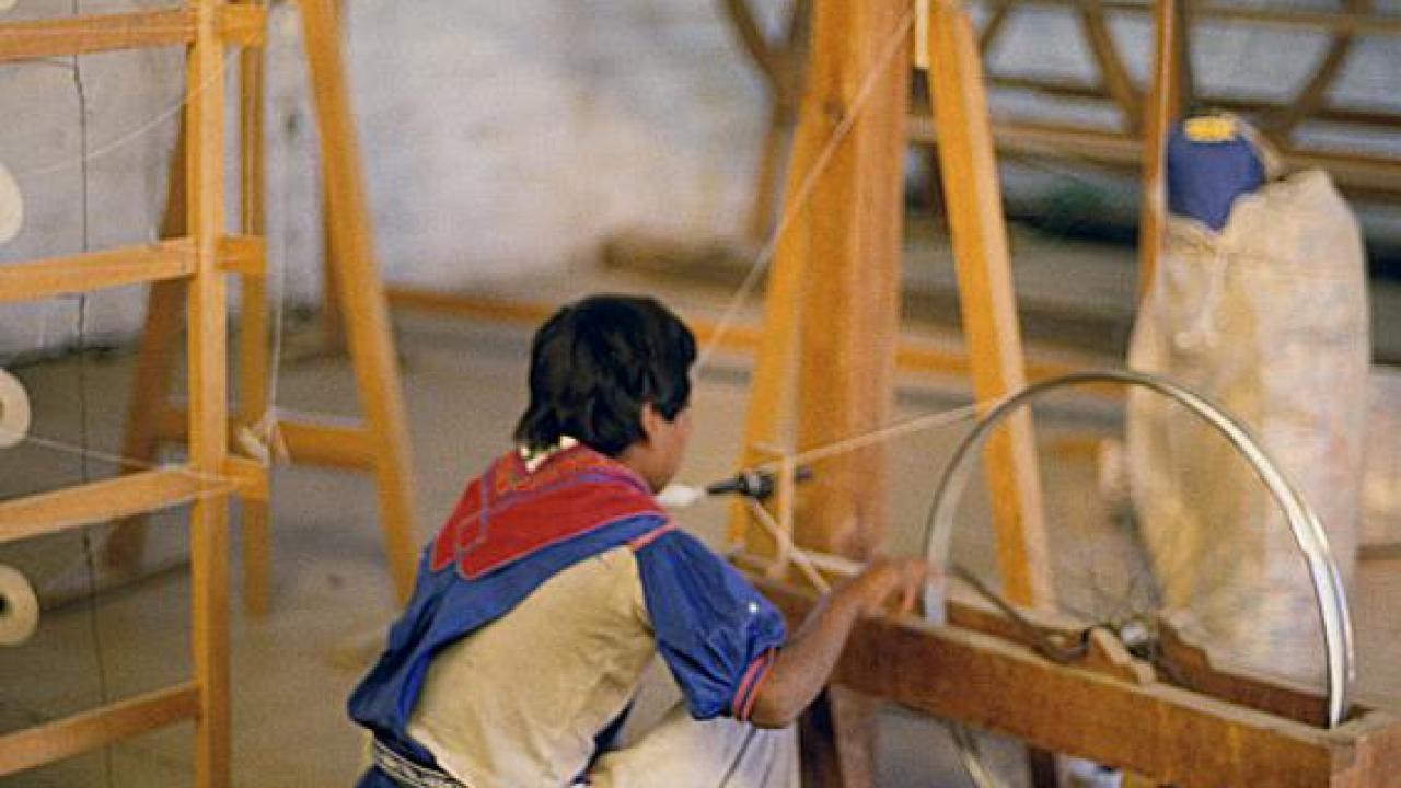 Taller de telares en la comunidad de Tuapurie