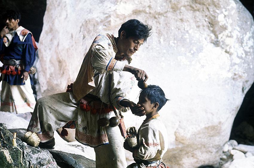 Baptism at Tsinamecuta ~ Photograph ©Juan Negrín 1975