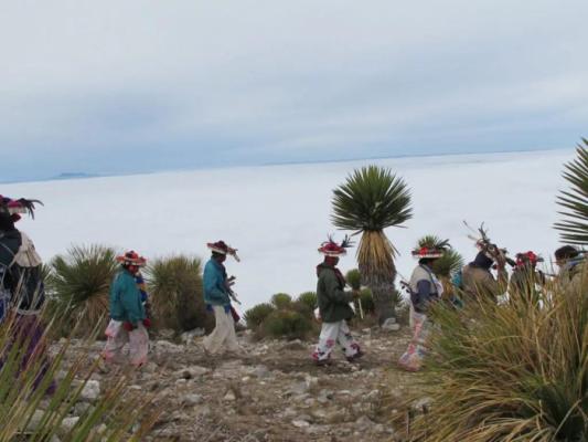 Wixárika Invitation Inspires 'Mirror Altars' Around the World