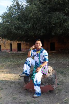 Muileme Valdez in the Island of Mezcala, Xapawiyemetá 2023 (Photograph Diana Negrín)